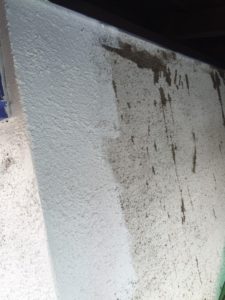 【浜松市】外壁塗装リフォーム工事のご紹介｜汚れたシラス壁を真っ白に再生！